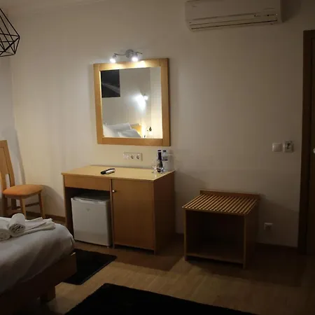Hotel Solar Da Charneca 2*
