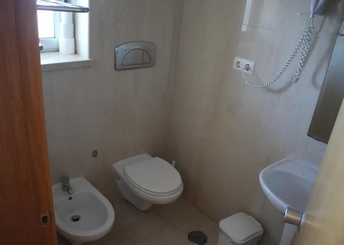 Solar Da Charneca Hotel 2*